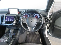 クラウン HV RS アドバンス