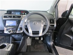 プリウスアルファ S