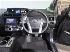 プリウスアルファ S