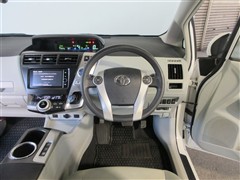 プリウスアルファ S