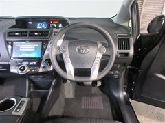 プリウスアルファ S