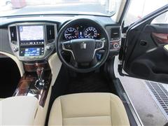 クラウン ロイヤルサルーン