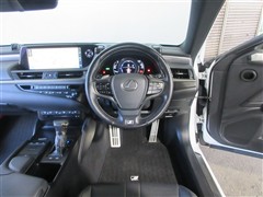 ES300h Fスポーツ