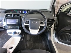 プリウスAウェルキャブジュシュセキ