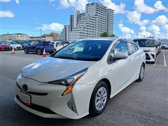 プリウス S セーフティプラス