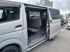 ハイエースバン DX