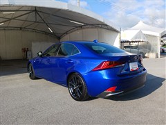 IS300h Fスポアイ ブルー