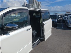 ヴォクシー ZS キラメキ3