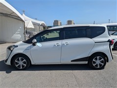 シエンタ HEV G クエロ