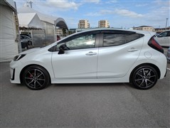 アクア GR スポーツ