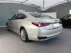 ES300h バージョンL