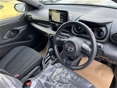 ヤリス ハイブリッド G 4WD