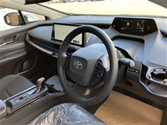 プリウス Z E-Four