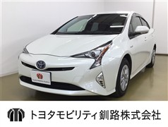 プリウス Sセーフティプラス