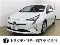 プリウス Sセーフティプラス