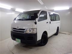 トヨタ　ハイエースバン DX