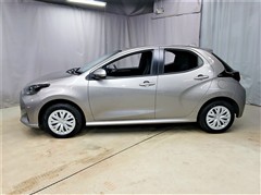 ヤリス ハイブリッド X