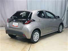 ヤリス ハイブリッド X