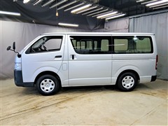 ハイエースバン DX