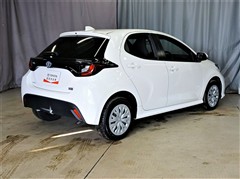 ヤリス ハイブリッド X