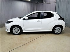 ヤリス ハイブリッド X