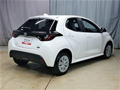 ヤリス ハイブリッド X