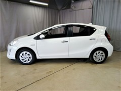 アクア S スタイルブラック