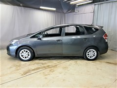 プリウスアルファ S