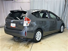 プリウスアルファ S