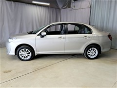 カローラアクシオ X