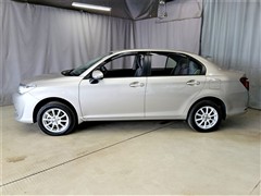 カローラアクシオ X