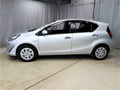 アクア S スタイルブラック