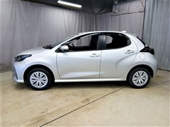 ヤリス ハイブリッド X