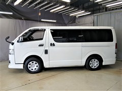 ハイエースV S-GLダークP2