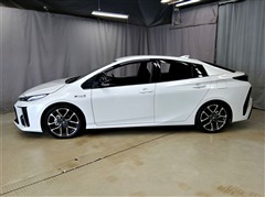 プリウスPHV S GRスポーツ