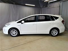 プリウスアルファ S