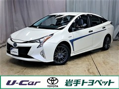 トヨタ プリウス S