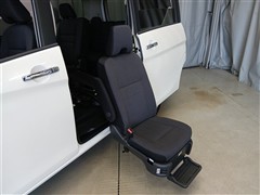 セレナW HV セカンドスライドUP