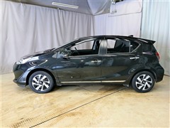 アクア S StyleBlack