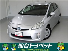 トヨタ　プリウス S