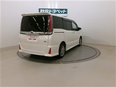 ノア HEV SI