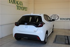 ヤリス ハイブリッド X