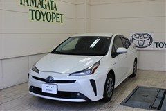 トヨタ　プリウス A 4WD