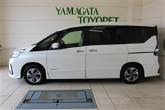 セレナ E-パワー ハイウェイスターV