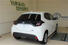 ヤリス ハイブリッド X 4WD