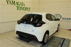 ヤリス ハイブリッド X 4WD