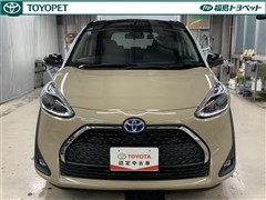 シエンタHEV ファンベースG クエロ