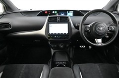 プリウスPHV S GRスポーツ