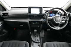 ヤリスクロス ハイブリッド X