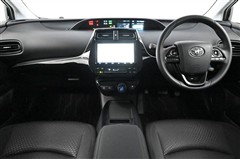 プリウス S セーフティプラス2